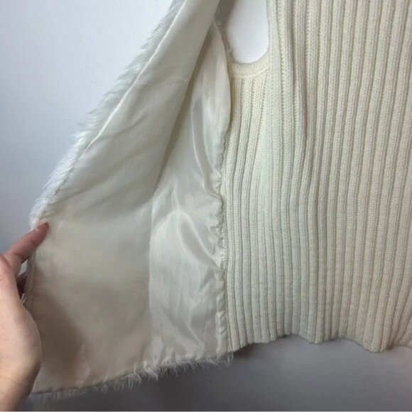 SEDUCTIONS size S white faux fur front vest - Picture 5 of 9